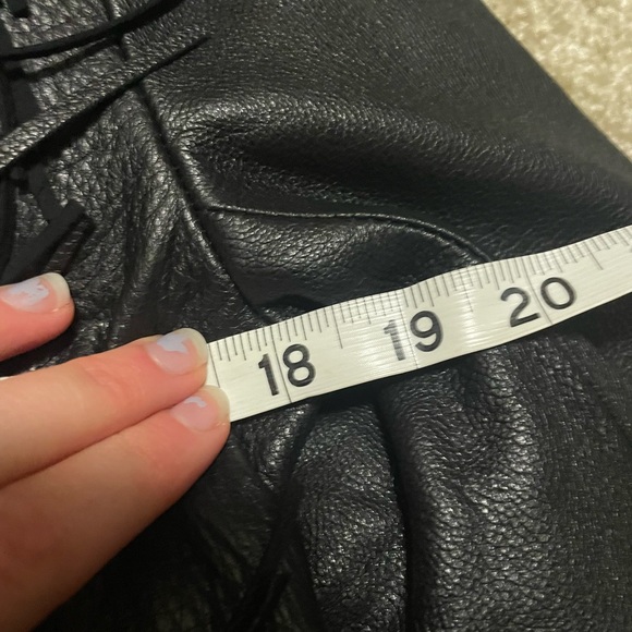 Leather jacket with fringe and beading - Picture 6 of 10